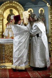 Крещальная литургия в Свято-Троицком кафедральном соборе г.Саратова