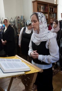Литургия Преждеосвященных Даров, малое повечерие, утреня и первый час на Архиерейском подворье — храме во имя святых равноапостольных Кирилла и Мефодия при СГУ