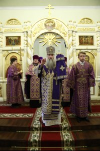 Всенощное бдение на Архиерейском подворье – храме во имя преподобного Серафима Саровского г.Саратова