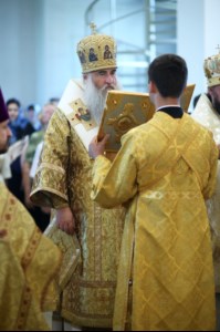 Божественная литургия в храме святых первоверховных апостолов Петра и Павла г. Красноармейска