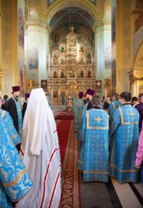 Всенощное бдение в храме в честь Покрова Пресвятой Богородицы г.Саратова
