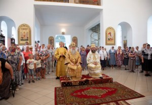 Божественная литургия в храме святых первоверховных апостолов Петра и Павла г. Красноармейска