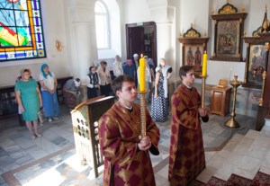 Божественная литургия на Архиерейском подворье – храме в честь иконы Божией Матери «Утоли моя печали» г.Саратова