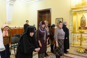 Царские часы и Изобразительны на Архиерейском подворье — в храме во имя святого апостола и евангелиста Иоанна Богослова при Саратовской православной духовной семинарии г. Саратова
