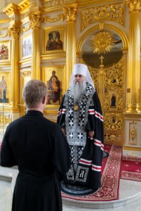 Уставное богослужение на Архиерейском подворье — в храме во имя святого апостола и евангелиста Иоанна Богослова при СПДС