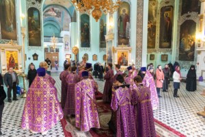 Литургия Преждеосвященных Даров в храме в честь Сошествия Святого Духа г. Саратова