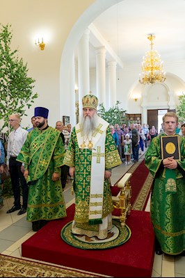 Божественная литургия в соединении с вечерней в Свято-Троицком кафедральном соборе г. Вольска