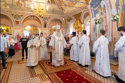 Божественная литургия в Свято-Троицком кафедральном соборе г. Саратова