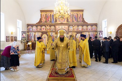 Епископ Манхэттенский Николай совершил Божественную литургию в храме святителя Николая Японского г. Саратова