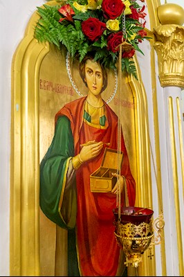 Божественная литургия в храме во имя великомученика и целителя Пантелеимона г. Саратова