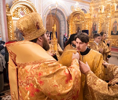 Митрополит Игнатий совершил Божественную литургию в Свято-Троицком кафедральном соборе г. Саратова