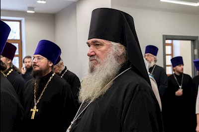 Митрополит Лонгин освятил здание Покровского епархиального управления