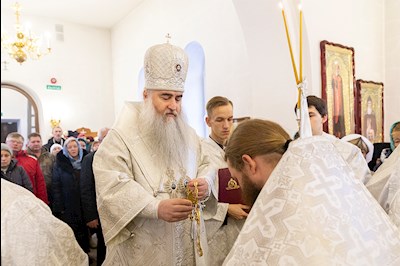 Божественная литургия в храме святых Царственных страстотерпцев г. Саратова