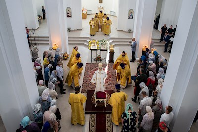 Божественная литургия в храме святителя Тихона, Епископа Воронежского, Задонского чудотворца г. Саратова