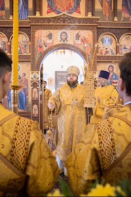Митрополит Игнатий совершил Божественную литургию в храме святителя Николая Японского г. Саратова