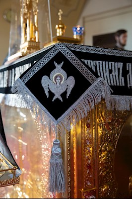 Митрополит Игнатий совершил вечернюю Литургию Преждеосвященных Даров в храме во имя святого апостола и евангелиста Иоанна Богослова при Саратовской православной духовной семинарии