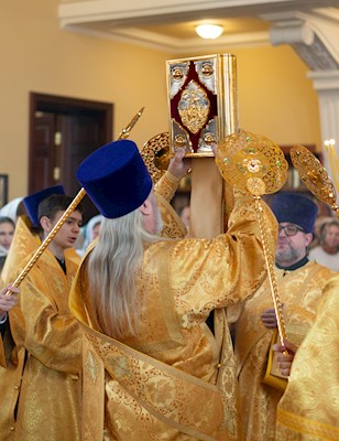 Божественная Литургия в храме святого апостола и евангелиста Иоанна Богослова при СПДС