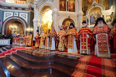 Митрополит Игнатий принял участие в Божественной литургии в Храме Христа Спасителя