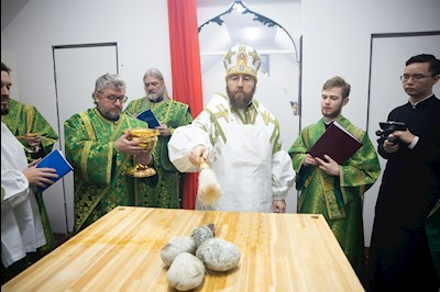 Митрополит Игнатий совершил Великое освящение храма преподобного Серафима Саровского р.п. Татищево и первую Божественную литургию в новоосвященном храме