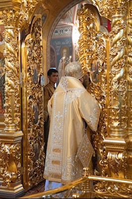Митрополит Игнатий совершил Божественную литургию в Свято-Троицком кафедральном соборе Саратова