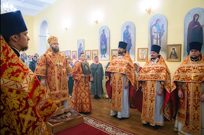 Митрополит Игнатий совершил Божественную литургию в храме святых мучениц Веры, Надежды, Любови и матери их Софии поселка Светлый
