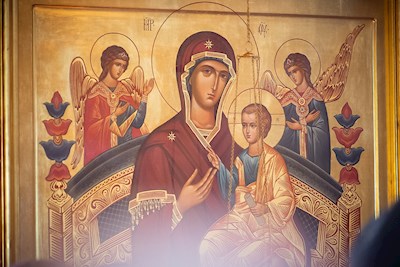 Митрополит Игнатий совершил Божественную литургию в Свято-Троицком кафедральном соборе Саратова