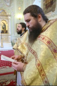 Божественная литургия в храме в честь Покрова Пресвятой Богородицы г.Саратова