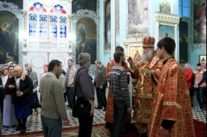 Всенощное бдение в Духосошественском кафедральном соборе Саратова