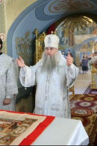 Крещальная литургия в Свято-Троицком соборе Саратова