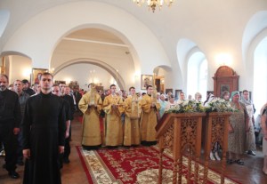 Божественная литургия в Спасо-Преображенском мужском монастыре Саратова