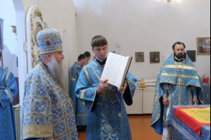 Божественная литургия в храме в честь Покрова Пресвятой Богородицы р.п. Новые Бурасы