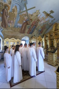 Крещальная литургия в Свято-Троицком соборе Саратова