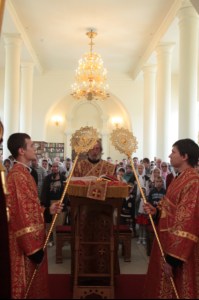 Божественная литургия в Свято-Троицком кафедральном соборе города Вольска