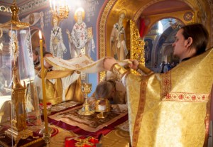 Божественная литургия в Свято-Троицком кафедральном соборе г. Саратова