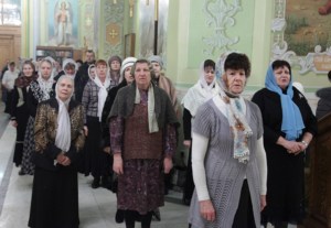 Всенощное бдение в храме в честь Покрова Пресвятой Богородицы Саратова