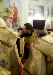 Митрополит Лонгин совершил Великую Рождественскую вечерню в Покровском храме Саратова