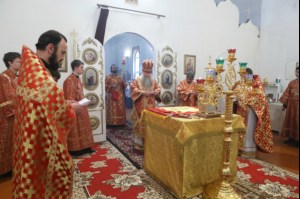Божественная литургия в храме в честь Покрова Пресвятой Богородицы р.п. Новые Бурасы