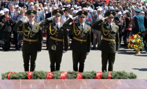 Митрополит Лонгин принял участие в торжественных мероприятиях в парке Победы на Соколовой горе