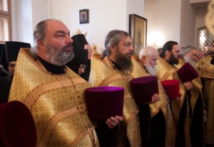 Сретенский монастырь г. Москвы передал Свято-Никольской обители Саратовской митрополии частицу мощей святителя Николая Чудотворца