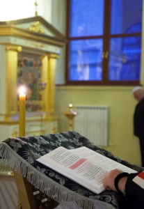 Вечернее богослужение на Архиерейском подворье — храме во имя святого апостола и евангелиста Иоанна Богослова при Саратовской православной духовной семинарии