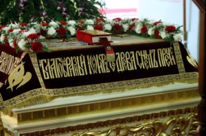 Митрополит Лонгин совершил утреню с Чином погребения