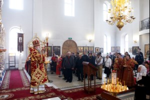 Божественная литургия в храме во имя святых первоверховных апостолов Петра и Павла г. Аткарска