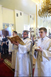 Божественная литургия и панихида на Архиерейском подворье – храме во имя преподобного Серафима Саровского г.Саратова