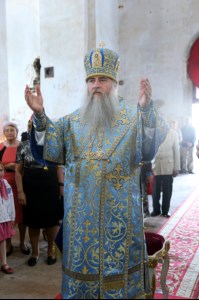 Божественная литургия в храме в честь Покрова Пресвятой Богородицы села Сокур Татищевского района