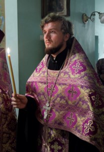 Всенощное бдение c Чином Воздвижения Креста в храме в честь Сошествия Святого Духа города Саратова