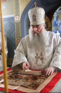 Митрополит Лонгин совершил Крещальную Литургию