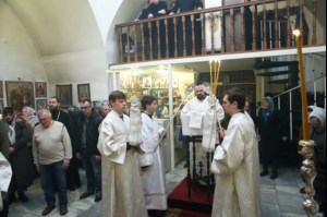 Божественная литургия и панихида в храме во имя святителя и чудотворца Николая на Елшанском кладбище г. Саратова
