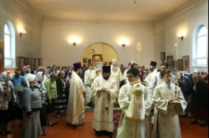 Божественная литургия в храме в честь Покрова Пресвятой Богородицы р.п. Новые Бурасы