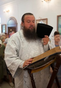 Божественная литургия в храме Преображения Господня Покровского женского монастыря г. Балашова