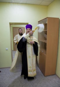 Митрополит Лонгин освятил спортивный зал школы и дом культуры села Сторожевка